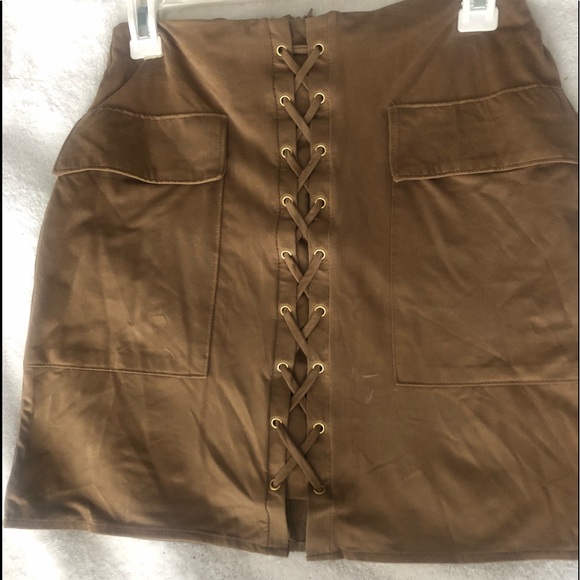 🌞 Guess NEW Lace up skirt that zips Super Soft & Comfy Suede feel beige S - Picture 1 of 6